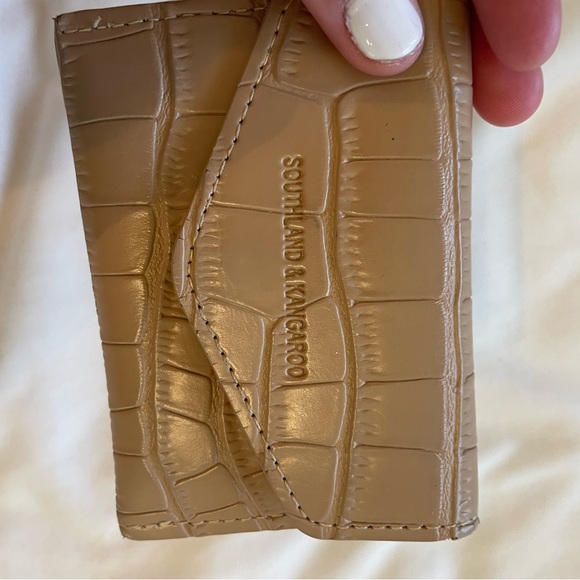 4 Wallets! - Picture 6 of 15